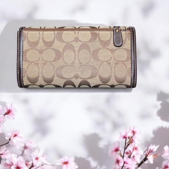 Coach Hamptons Signature Canvas Long Wallet with Checkbook - EUC - Picture 2 of 15